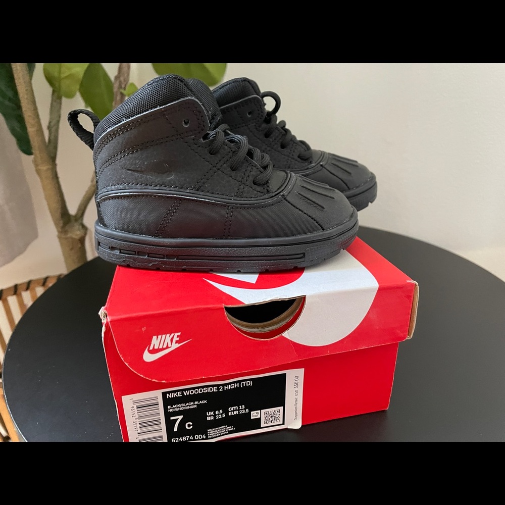 Nike Woodside 2 boots size 7C